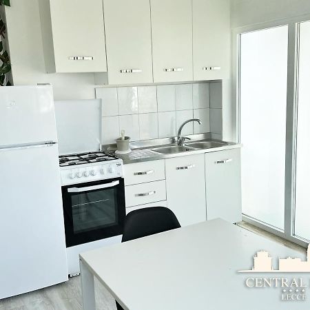 Апартаменты Lecce Central Flat - Attico Con Patio E Parcheggio Privato Экстерьер фото