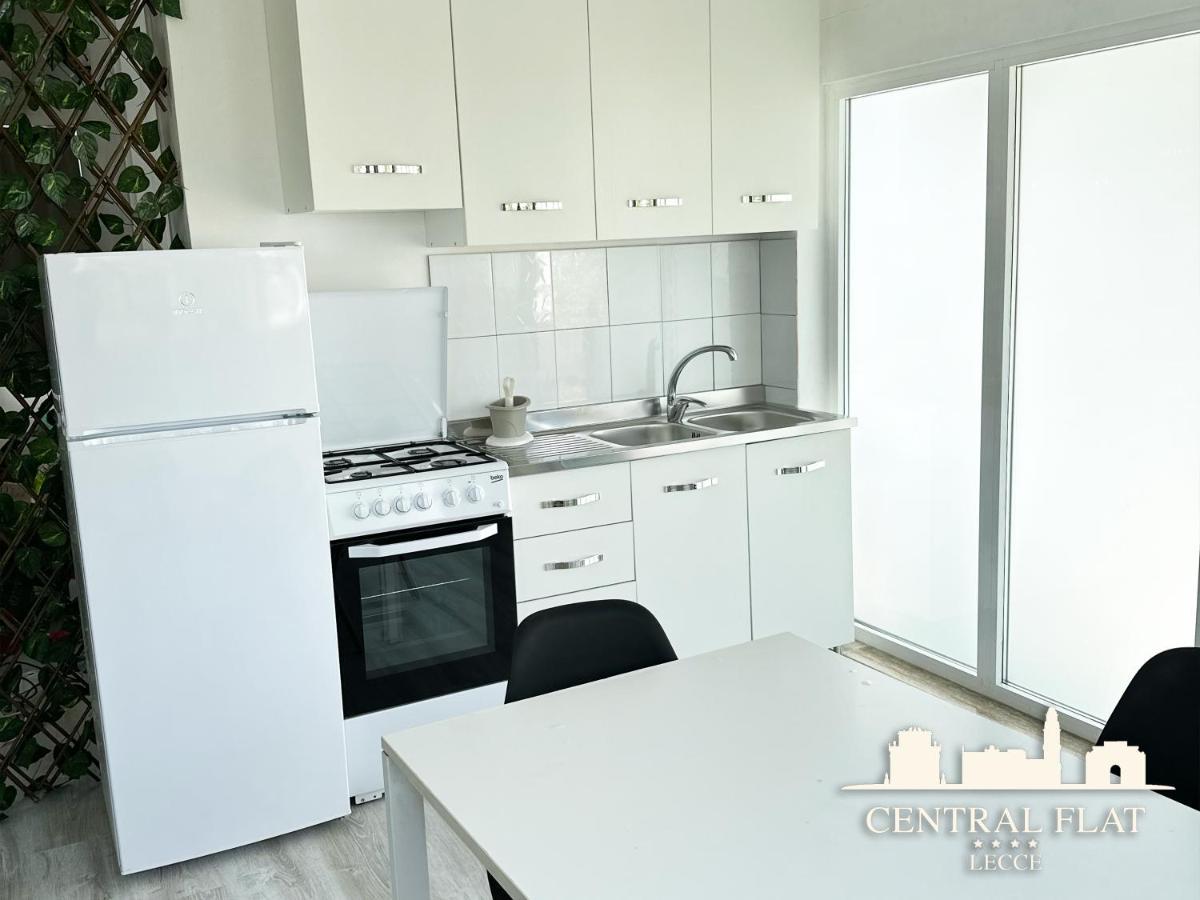 Апартаменты Lecce Central Flat - Attico Con Patio E Parcheggio Privato Экстерьер фото
